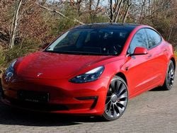 Rot Gebraucht 2021 Tesla Model 3 Performance Limousine | 34.900 € (Etwas zu teuer)