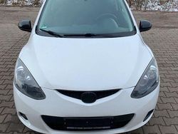 Weiß Gebraucht 2011 Mazda 2 Prime-Line Limousine | 2.600 € (Guter Preis)