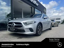 Iridiumsilber (metallic) Gebraucht 2022 Mercedes A180 Limousine | 24.789 € (Fairer Preis)