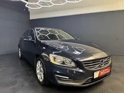 Blau Gebraucht 2014 Volvo S60 Momentum Limousine | 12.490 € (Etwas zu teuer)