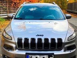 Braun Gebraucht 2019 Jeep Cherokee SUV | 17.500 € (Fairer Preis)
