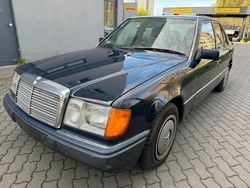 Blau Gebraucht 1991 Mercedes E230 Limousine | 1.999 €