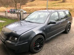 Grau Gebraucht 2000 VW Bora Limousine | 15.000 €