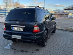Blau Gebraucht 2004 Mercedes ML270 SUV | 3.499 € (Fairer Preis)