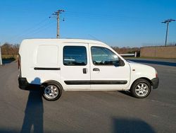 Weiß Gebraucht 2002 Renault Kangoo Van / Kleinbus | 1.990 €