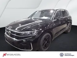 Grenadillschwarz metallic Gebraucht 2024 VW Touareg R-line SUV | 61.930 € (Etwas zu teuer)