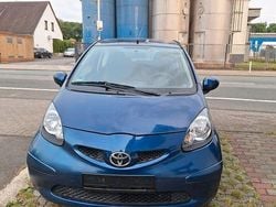 Blau Gebraucht 2009 Toyota Aygo Kleinwagen | 2.100 € (Guter Preis)