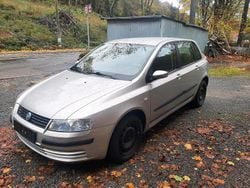 Grau Gebraucht 2004 Fiat Stilo Limousine | 650 € (Guter Preis)