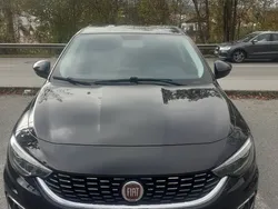 Schwarz Gebraucht 2016 Fiat Tipo Lounge Limousine | 7.299 € (Fairer Preis)
