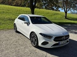 Weiß Gebraucht 2023 Mercedes A180 Kleinwagen | 26.200 € (Fairer Preis)