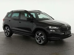 Black magic perleffekt Neu 2025 Skoda Karoq SportLine SUV | 40.595 € (Fairer Preis)