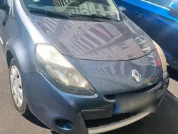 Blau Gebraucht 2011 Renault Clio GrandTour Kombi | 2.500 €