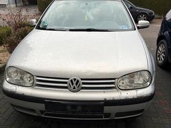 Silber Gebraucht 2000 VW Golf IV Kleinwagen | 600 € (Guter Preis)