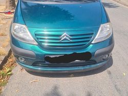 Grün Gebraucht 2003 Citroën C3 Limousine | 2.300 € (Fairer Preis)
