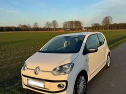 Weiß Gebraucht 2014 VW up! Kleinwagen | 5.600 € (Fairer Preis)