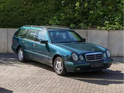 269uturmalingrün met. Gebraucht 1998 Mercedes E290 Classic Kombi | 2.380 €