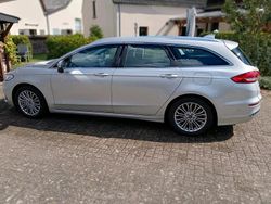 Silber Gebraucht 2022 Ford Mondeo Titanium Kombi | 22.900 € (Fairer Preis)