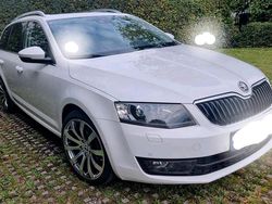 Weiß Gebraucht 2014 Skoda Octavia Elegance Kombi | 18.500 €