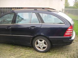 Blau Gebraucht 2003 Mercedes C200 Kombi | 1.150 €