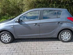 Grau Gebraucht 2014 Hyundai i20 Edition Kleinwagen | 5.700 € (Fairer Preis)