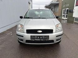 Polarsilber metallic (metallic) Gebraucht 2004 Ford Fusion Trend Limousine | 1.600 € (Etwas zu teuer)