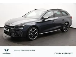 Magnetic grau metallic Gebraucht 2025 Cupra Leon Kombi | 39.690 € (Teuer)