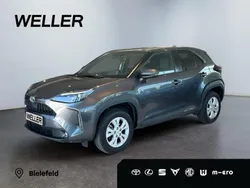 Grau Gebraucht 2023 Toyota Yaris Cross Team SUV | 24.680 € (Guter Preis)