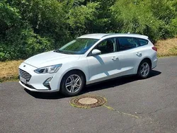 Weiß Gebraucht 2019 Ford Focus Limousine | 9.650 € (Guter Preis)