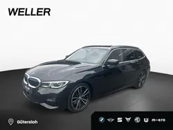 Black sapphire (schwarz) Gebraucht 2021 BMW 330 M Sport Kombi | 39.990 € (Fairer Preis)
