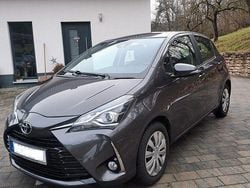 Grau Gebraucht 2019 Toyota Yaris Style Kleinwagen | 13.000 € (Fairer Preis)