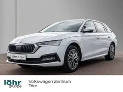 Weiß Gebraucht 2023 Skoda Octavia Tour Kombi | 22.980 € (Fairer Preis)
