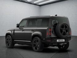 Grau Gebraucht 2025 Land Rover Defender SUV | 106.349 €