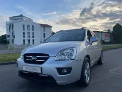 Silber Gebraucht 2009 Kia Carens 2 Van / Kleinbus | 3.950 €