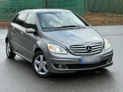 Mercedes B200