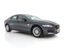 Grau Gebraucht 2016 Jaguar XF Business Edition Limousine | 11.445 €