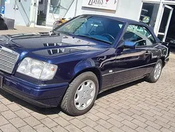 Blau Gebraucht 1996 Mercedes E200 Cabrio | 18.500 €