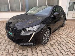 Schwarz Gebraucht 2022 Peugeot e-208 Active Kleinwagen | 16.750 € (Fairer Preis)