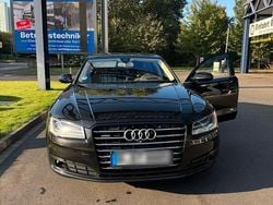 Schwarz Gebraucht 2015 Audi A8 Comfort Limousine | 27.000 € (Teuer)
