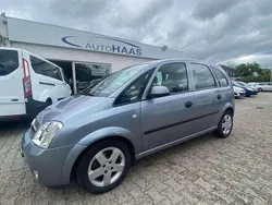 Grau Gebraucht 2004 Opel Meriva Edition Van / Kleinbus | 890 € (Superpreis)