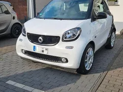 Weiß Gebraucht 2016 Smart ForTwo Coupé Prime Cabrio | 13.000 € (Guter Preis)