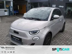 Grau Neu 2025 Fiat 500e S Limousine | 36.990 €
