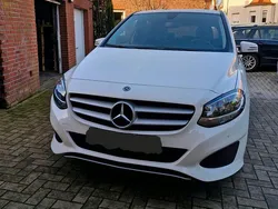 Weiß Gebraucht 2019 Mercedes B220 Van / Kleinbus | 11.900 € (Guter Preis)