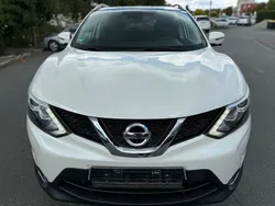 Weiß Gebraucht 2016 Nissan Qashqai N-Connecta SUV | 10.799 € (Guter Preis)