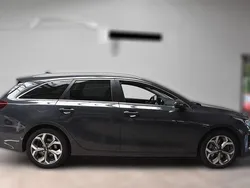 Grau metallic Gebraucht 2021 Kia Ceed Sportswagon Kombi | 20.520 € (Teuer)