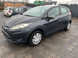 Grau Gebraucht 2010 Ford Fiesta Limousine | 1.500 € (Guter Preis)