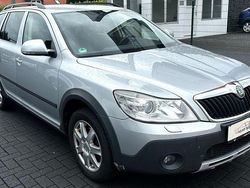 Silber Gebraucht 2012 Skoda Octavia Scout 4x4 Kombi | 6.499 € (Fairer Preis)