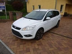 Frostweiß Gebraucht 2009 Ford Focus Kombi | 1.755 € (Superpreis)
