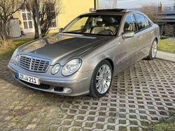 Grau Gebraucht 2003 Mercedes E240 Limousine | 7.400 € (Teuer)