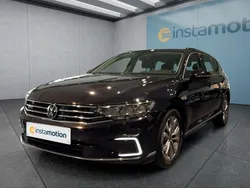 Schwarz Gebraucht 2023 VW Passat GTE Kombi | 29.549 € (Guter Preis)