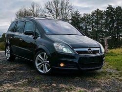 Schwarz Gebraucht 2007 Opel Zafira Limousine | 1.999 € (Etwas zu teuer)